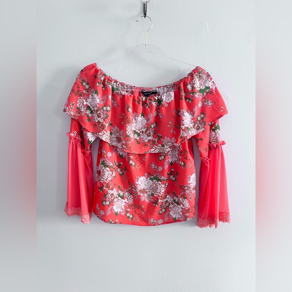 WALTER BAKER Floral Print Off The Shoulder Bell Sleeve Top